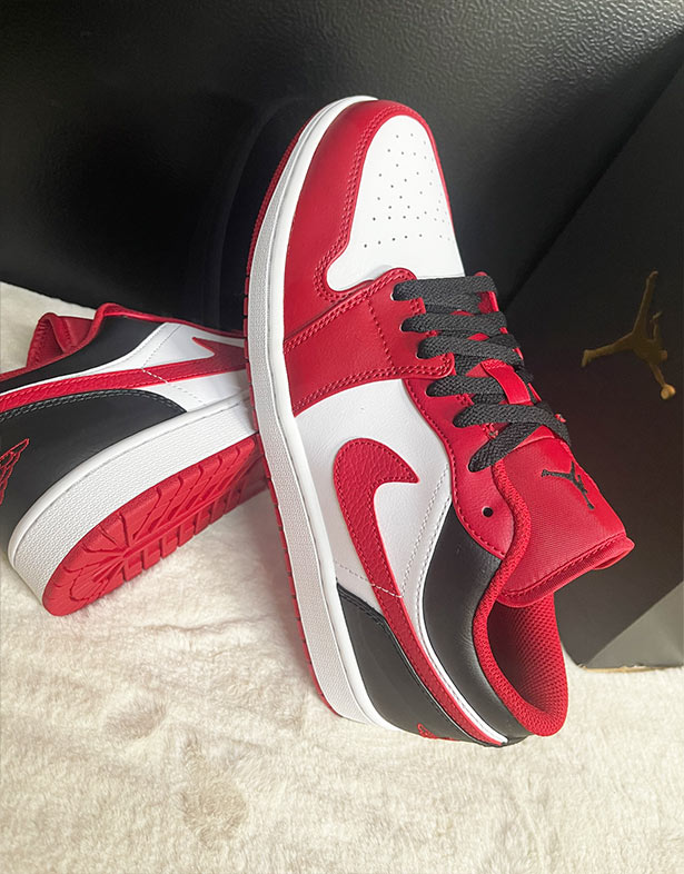 Nike Air Jordan 1 Low “Reverse Black Toe” 553558-163