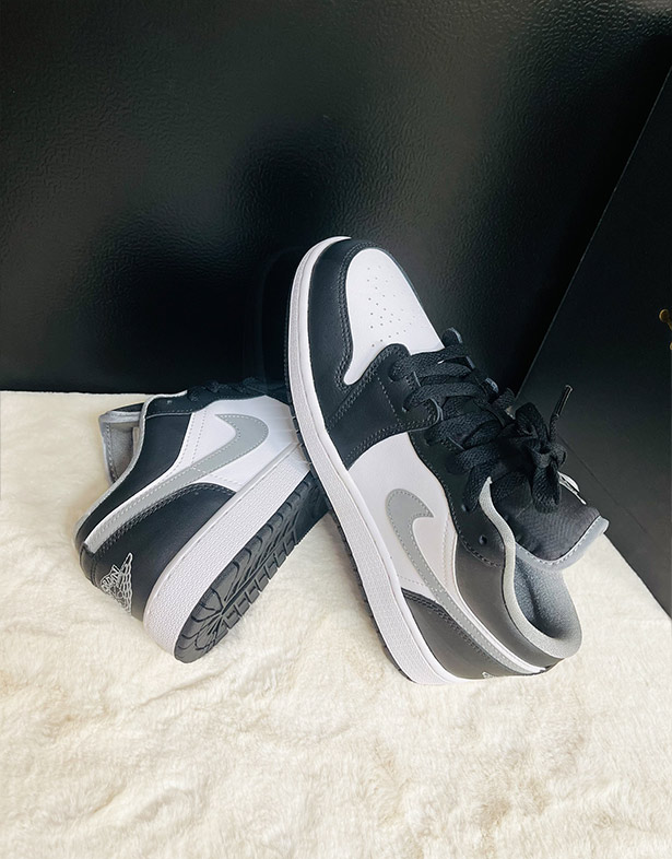Nike Air Jordan 1 Low Gs “Medium Grey” 553560-040