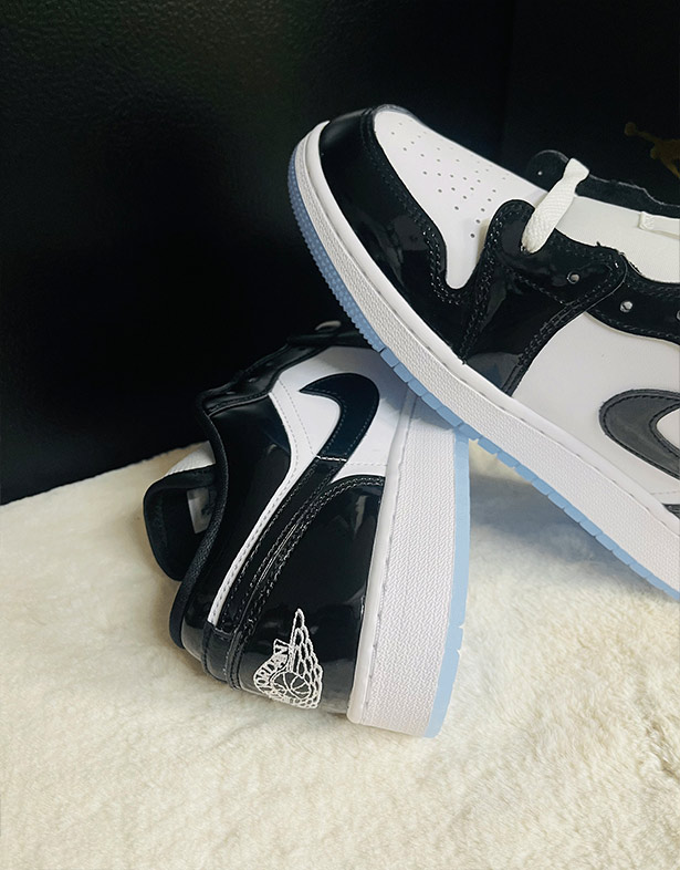 Nike Air Jordan 1 Low GS “Dark Concord” DV1333-100