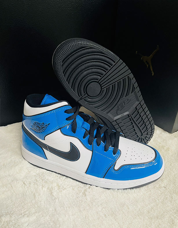 Nike Air Jordan 1 Mid SE White “Signal Blue” DD6834-402