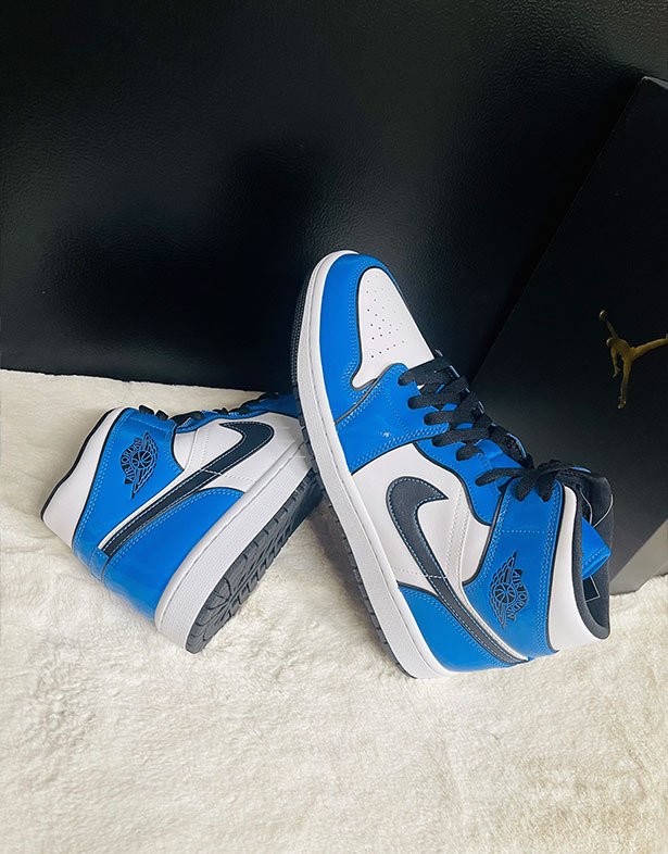 Nike Air Jordan 1 Mid SE White “Signal Blue” DD6834-402