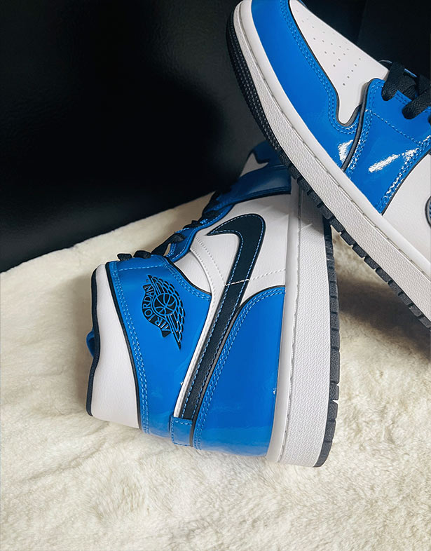 Nike Air Jordan 1 Mid SE White “Signal Blue” DD6834-402