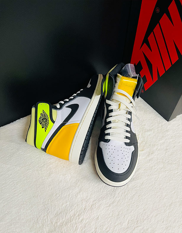 Nike Air Jordan 1 Retro High OG “Volt Gold” 555088-118