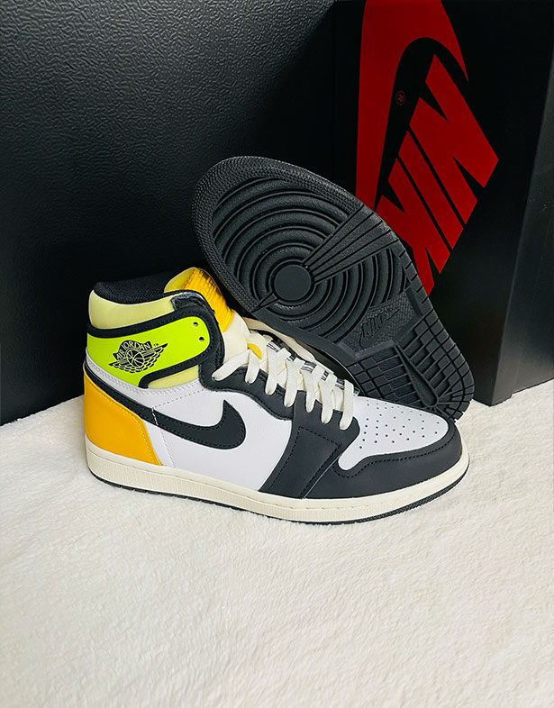Nike Air Jordan 1 Retro High OG “Volt Gold” 555088-118