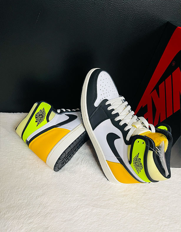 Nike Air Jordan 1 Retro High OG “Volt Gold” 555088-118
