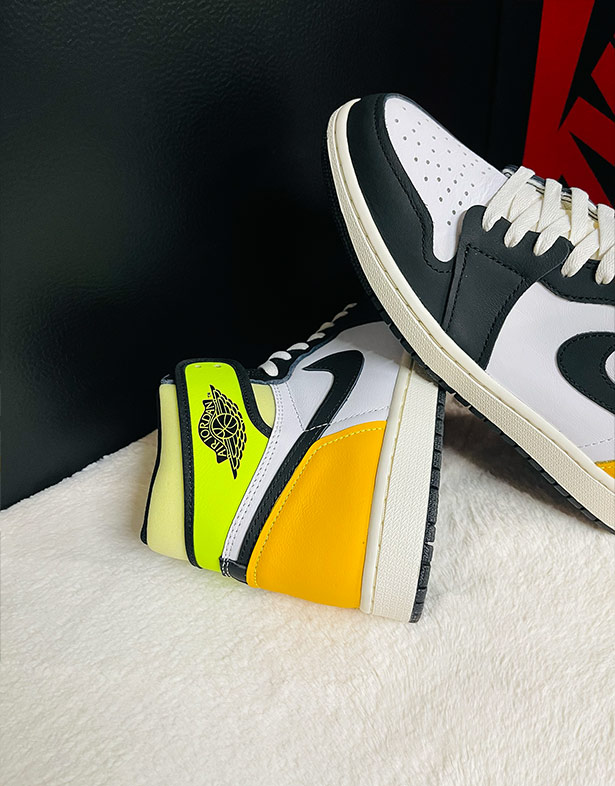 Nike Air Jordan 1 Retro High OG “Volt Gold” 555088-118