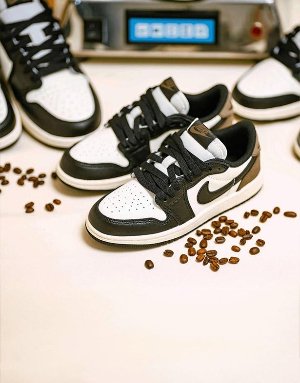 Nike Air Jordan 1 Retro Low OG Gs “Mocha” CZ0858-102