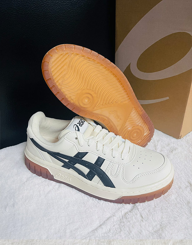 Asics Court MZ “Cream Black Gum” 1203A127-750