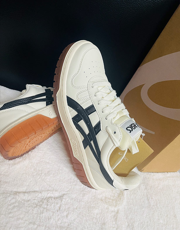 Asics Court MZ “Cream Black Gum” 1203A127-750