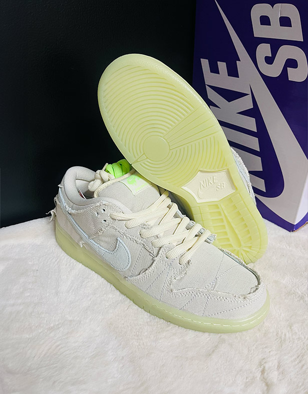 Nike Dunk Low SB “Mummy” DM0774-111