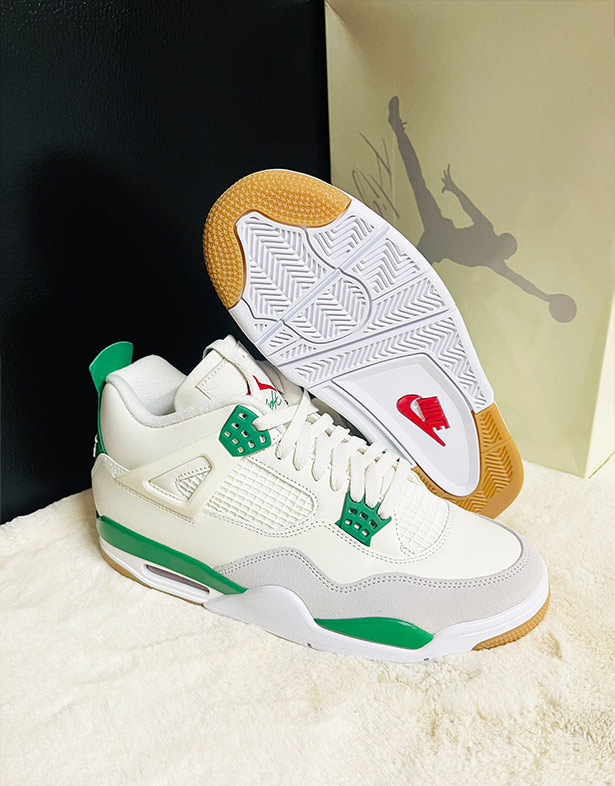 Nike Air Jordan 4 Retro SB “Pine Green” DR5415-103