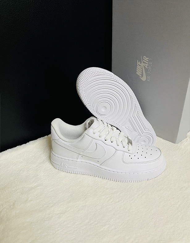 Nike Air Force 1 Low ‘07 “Triple White” (w) DD8959-100