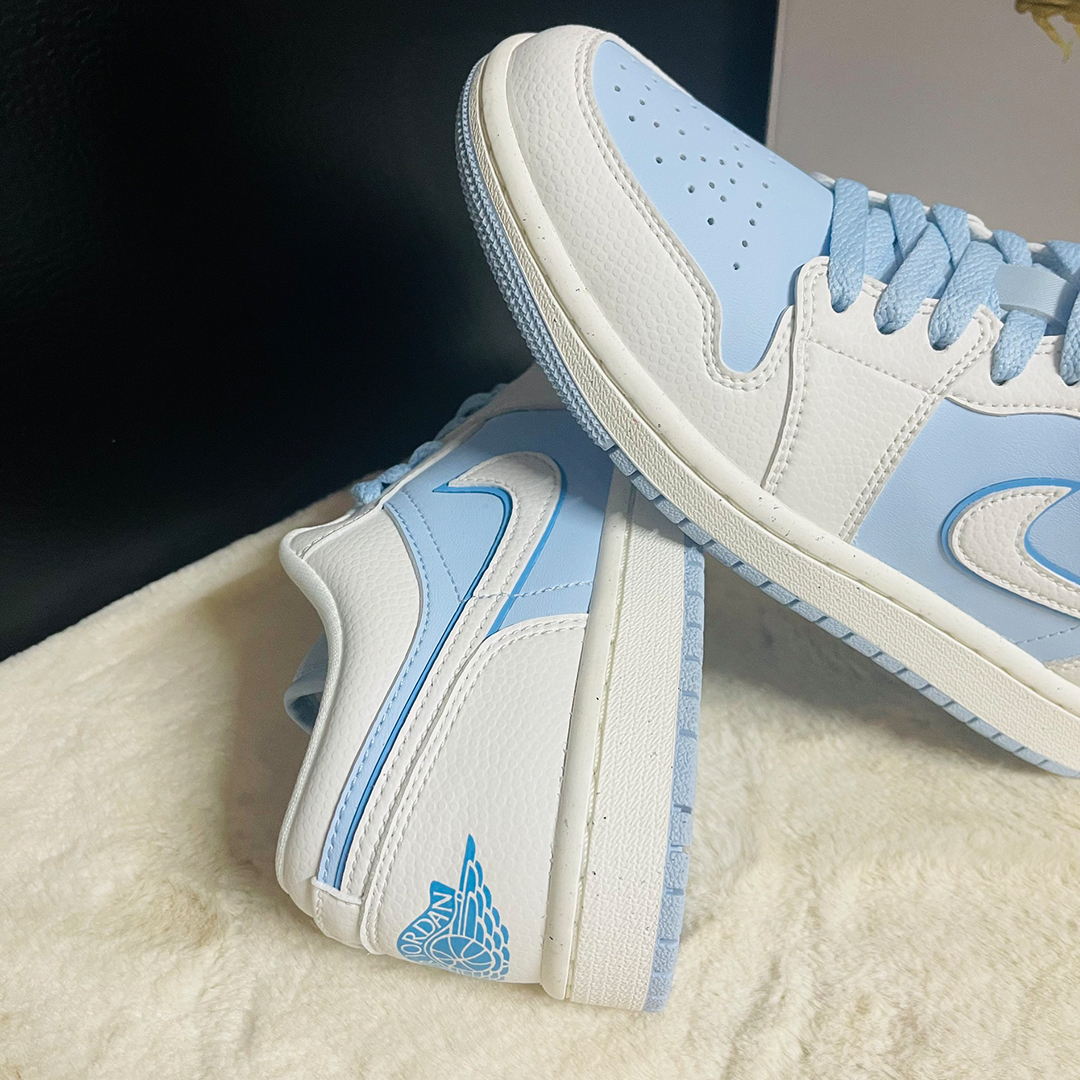 NIKE WMNS AIR JORDAN 1 LOW ICE BLUE 水色 青-