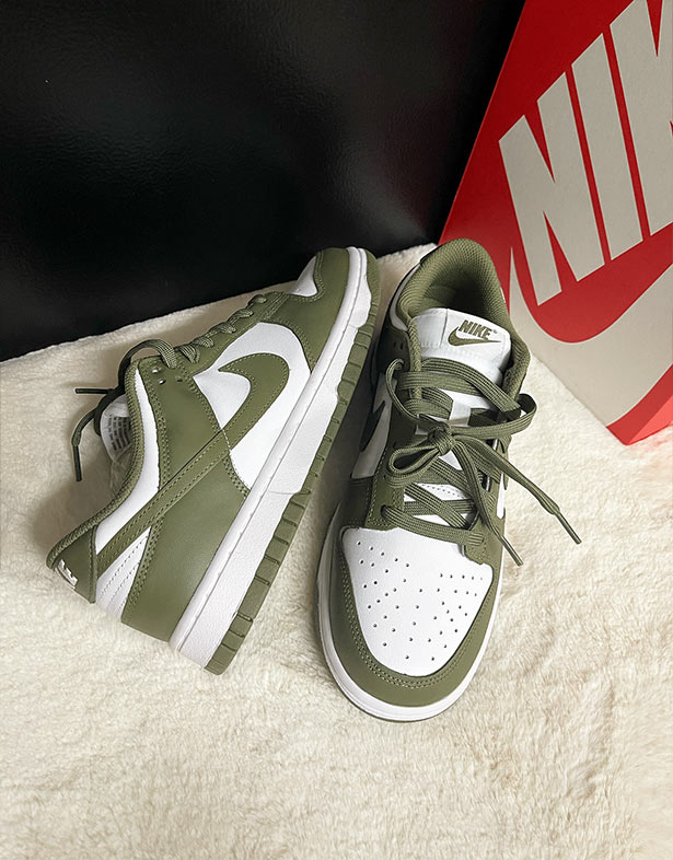 Nike Dunk Low “Medium Olive” (w) DD1503-120