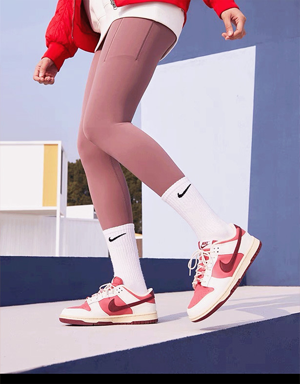 Nike Dunk Low “Valentine’s Day 2024 Alternate” (w) HF0736-161