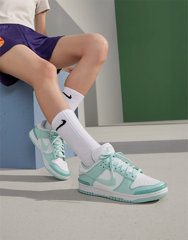 Nike Dunk Low Twist “Jade Ice” (w) DZ2794-101