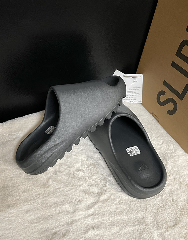 Adidas Yeezy Slides “Dark Onyx” ID5103