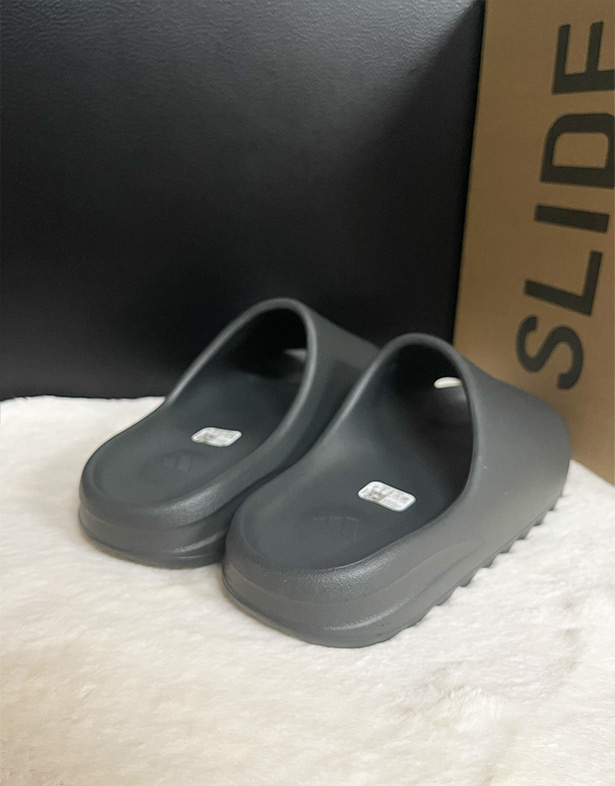 Adidas Yeezy Slides “Dark Onyx” ID5103