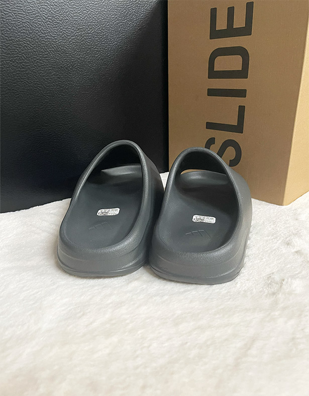 Adidas Yeezy Slides “Dark Onyx” ID5103