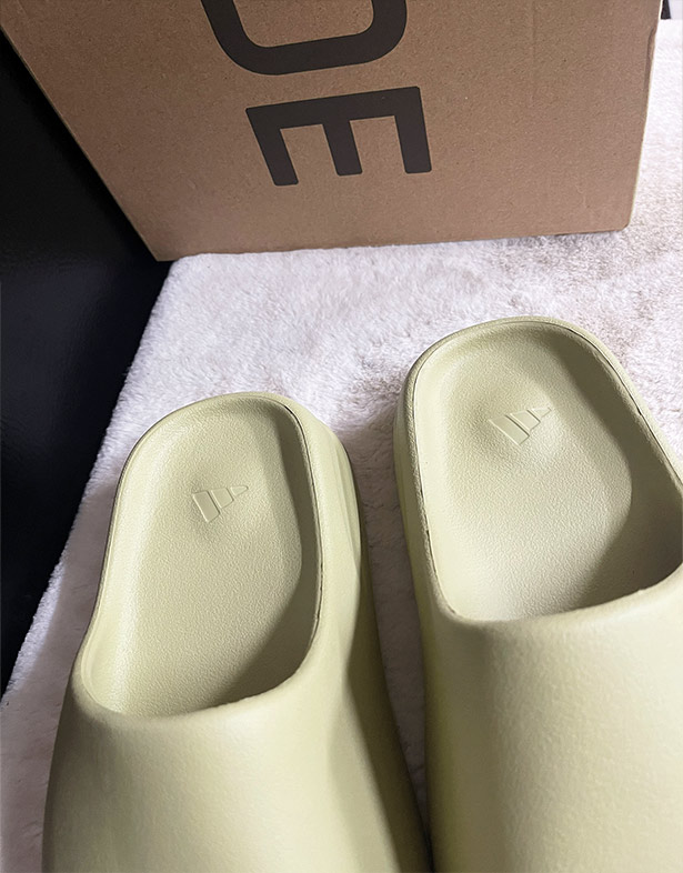 Adidas Yeezy Slides “Resin” 2022 FZ5904