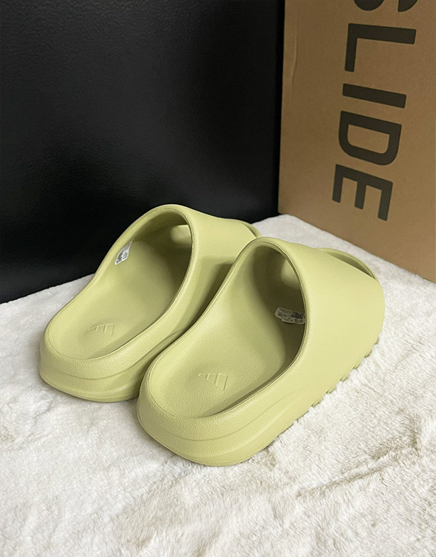 Adidas Yeezy Slides “Resin” 2022 FZ5904