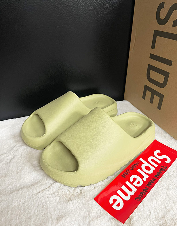 Adidas Yeezy Slides “Resin” 2022 FZ5904