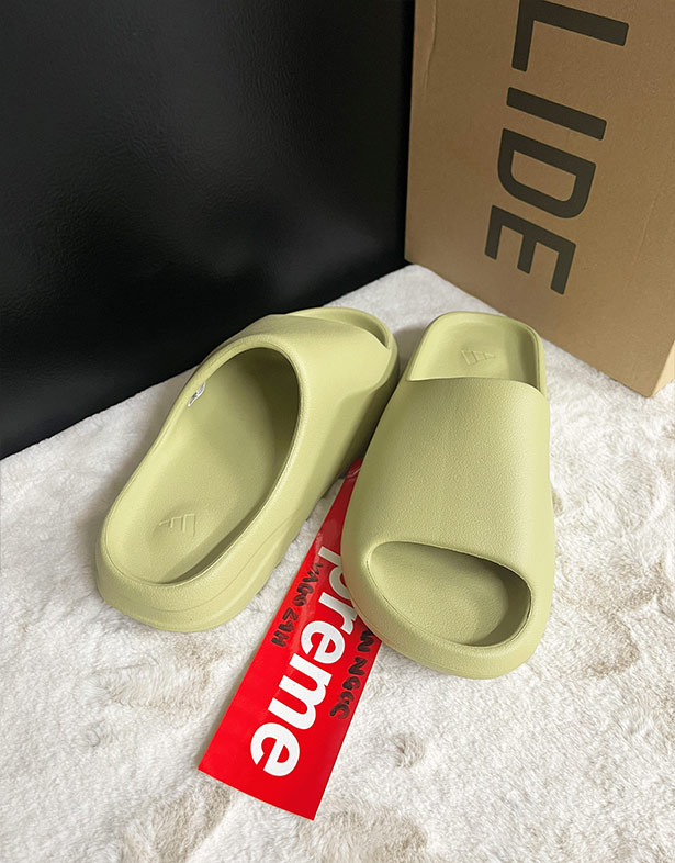 Adidas Yeezy Slides “Resin” 2022 FZ5904