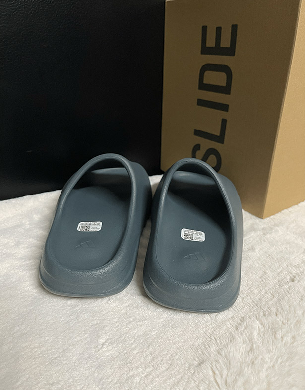 Adidas Yeezy Slides “Slate Marine” ID2349