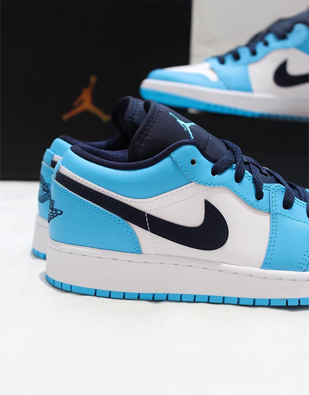 Giày Nike Air Jordan 1 Low Gs “University Blue” 553560-144 swoosh