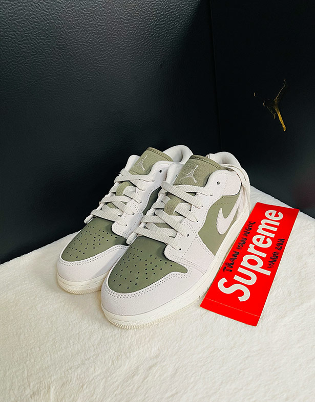 Giày Nike Air Jordan 1 Low SE Gs “Medium Olive Sail” HV4396-201