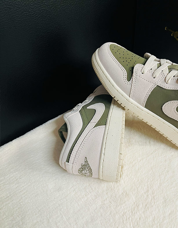 Giày Nike Air Jordan 1 Low SE Gs “Medium Olive Sail” HV4396-201
