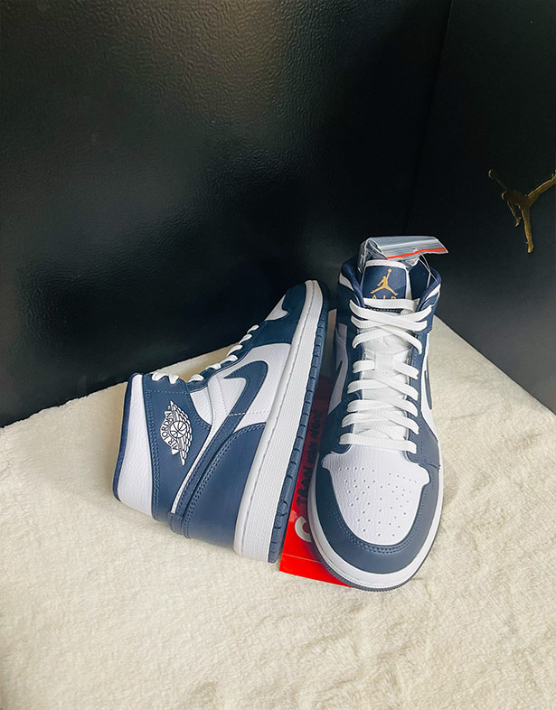 Giày Nike Air Jordan 1 Mid “Obsidian” 554724-174