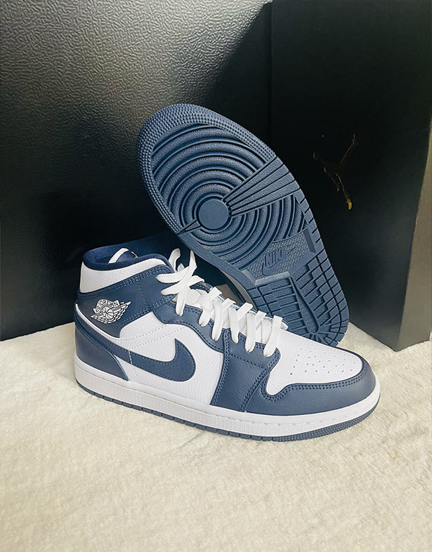Giày Nike Air Jordan 1 Mid “Obsidian” 554724-174