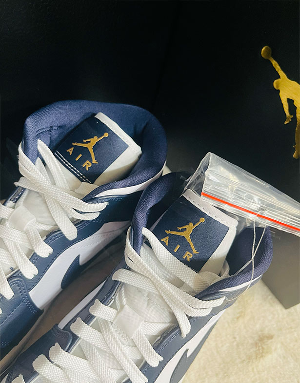 Giày Nike Air Jordan 1 Mid “Obsidian” 554724-174