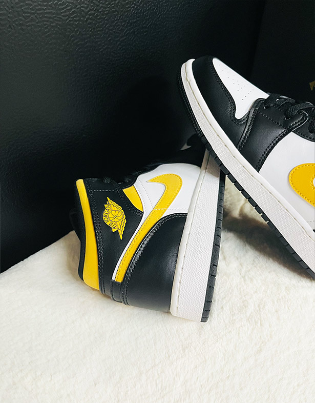 Logo Wings Air Jordan 1 Mid GS