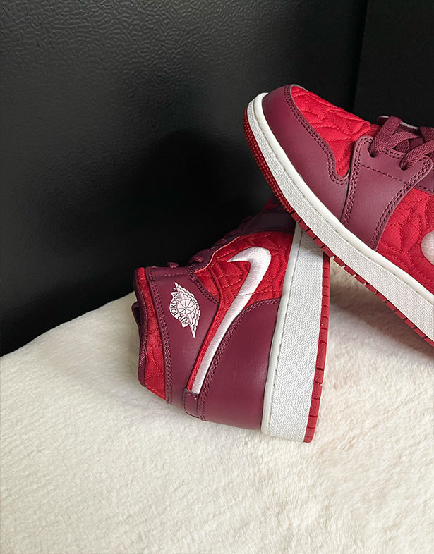 Giày Nike Air Jordan 1 Mid SE Gs “Red Quilted” AV5174-600