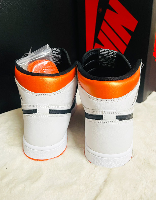 Giày Nike Air Jordan 1 Retro High OG “Electro Orange” 555088-180