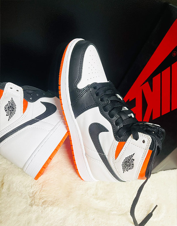 Giày Nike Air Jordan 1 Retro High OG Gs “Electro Orange” 575441-180