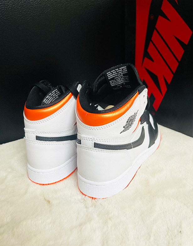 Giày Nike Air Jordan 1 Retro High OG Gs “Electro Orange” 575441-180