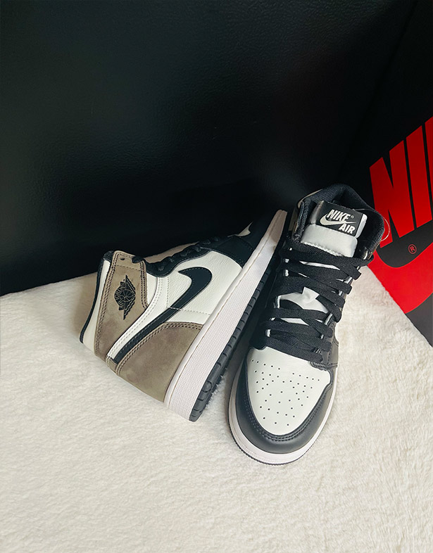Giày Nike Air Jordan 1 Retro High OG Gs “Dark Mocha” 575441-105