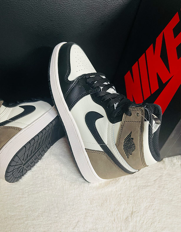 Giày Nike Air Jordan 1 Retro High OG Gs “Dark Mocha” 575441-105