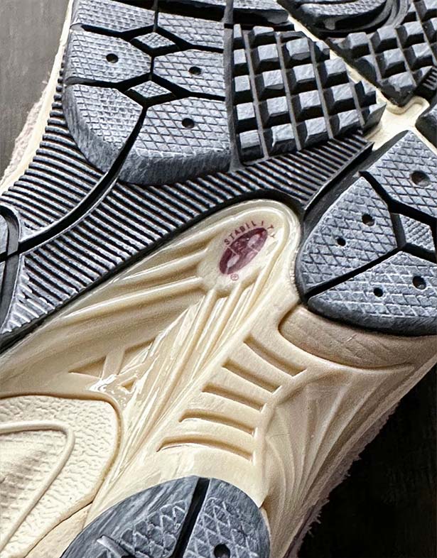 New Balance 2002R Protection Pack “Rain Cloud” M2002RDA