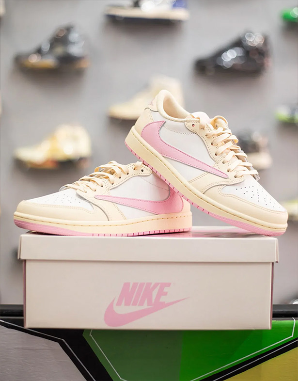 Giày Travis Scott x Air Jordan 1 Low OG “Shy Pink” IQ7604-100