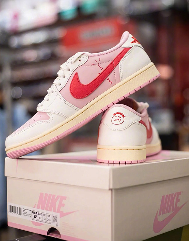 Giày Travis Scott x Air Jordan 1 Low OG “Tropical Pink” IQ7604-101