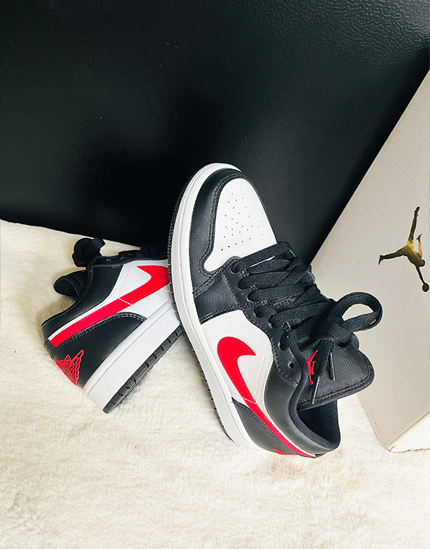 Giày Nike Air Jordan 1 Low “Siren Red” (w) DC0774-004