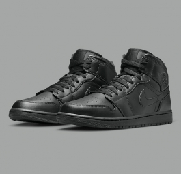 Nike Air Jordan 1 Mid “Triple Black” 2022 554724-093