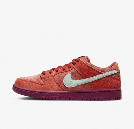 Nike Dunk Low SB “Mystic Red” DV5429-601