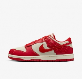 Nike Dunk Low “Red Roses” (w) HF1986-100