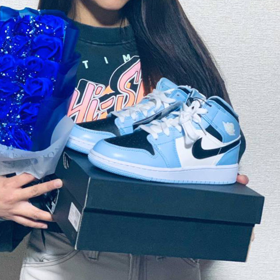 Nike Air Jordan 1 Mid GS Ice Blue Black Release