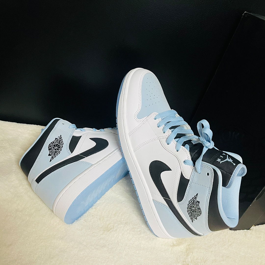 Jordan 1 Mid SE Ice Blue 2023